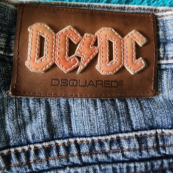 DSQUARED2 - AUTHENTIC BUTTON-FLY D2 STRAIGHT LEG JEANS - Picture 6 of 10